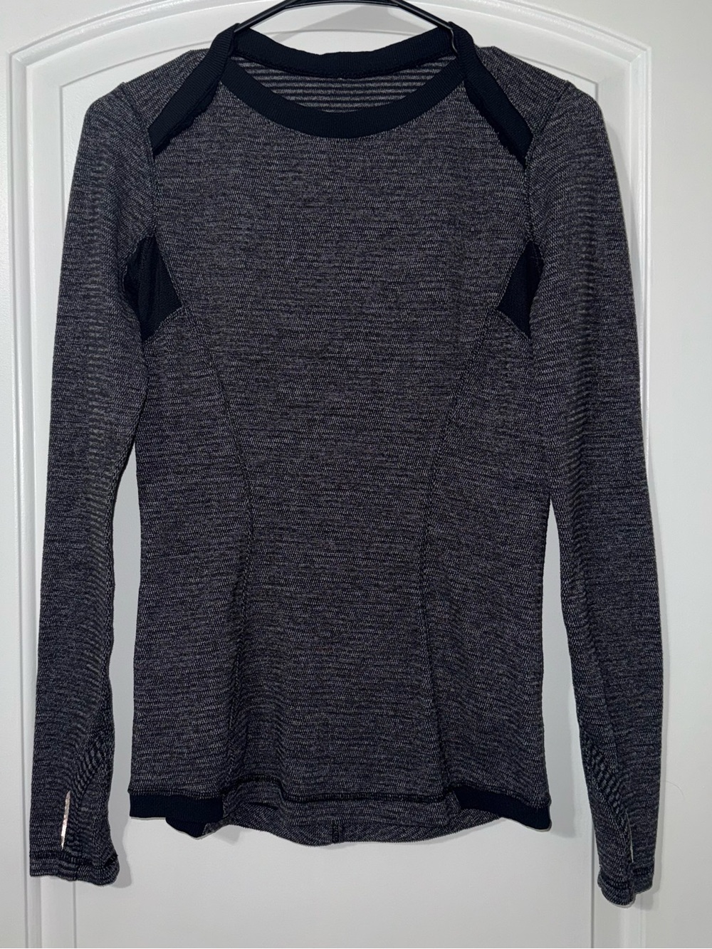 Lululemon Base Runner Long Sleeve Shirt Women’s Size 4 Black And Gray W3B80S